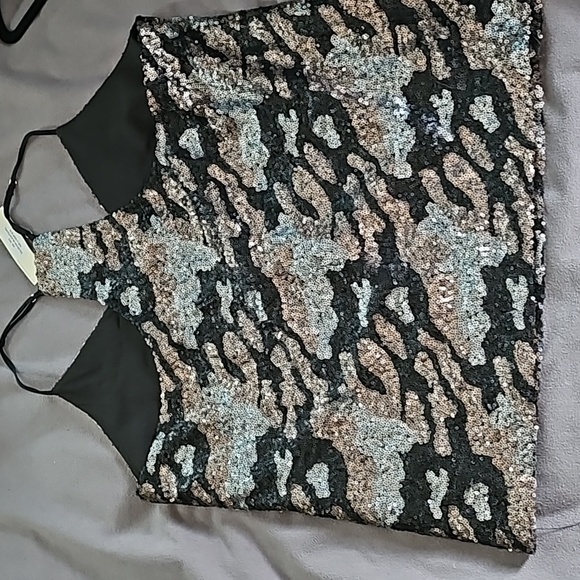 NWT Sequin tanktop black and taupe Large - Picture 3 of 3